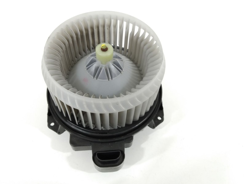 Recambio de ventilador calefaccion para toyota auris active referencia OEM IAM AV2727008085  