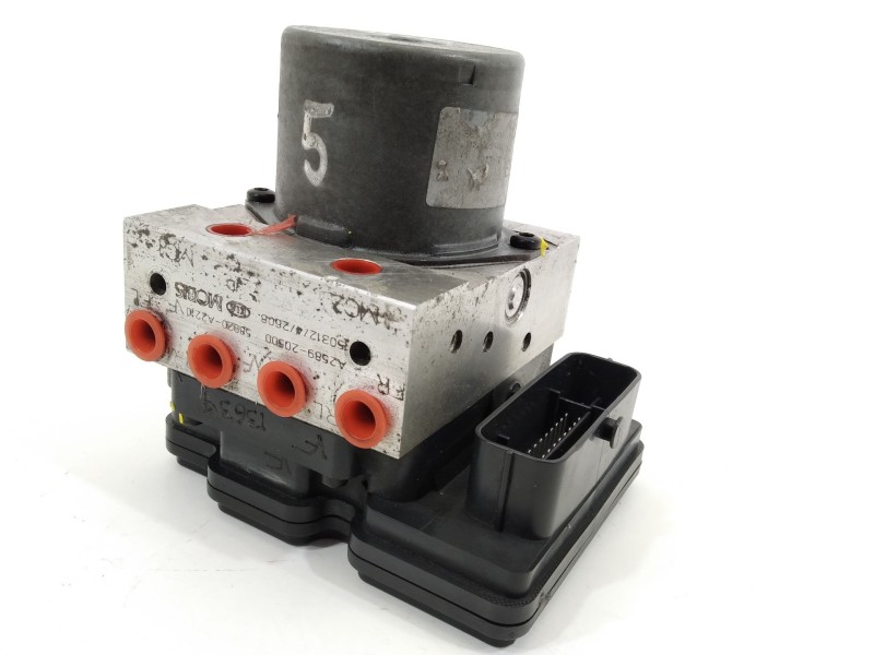 Recambio de abs para kia cee´d (jd) 1.4 cvvt referencia OEM IAM 58920A2210  A258920500