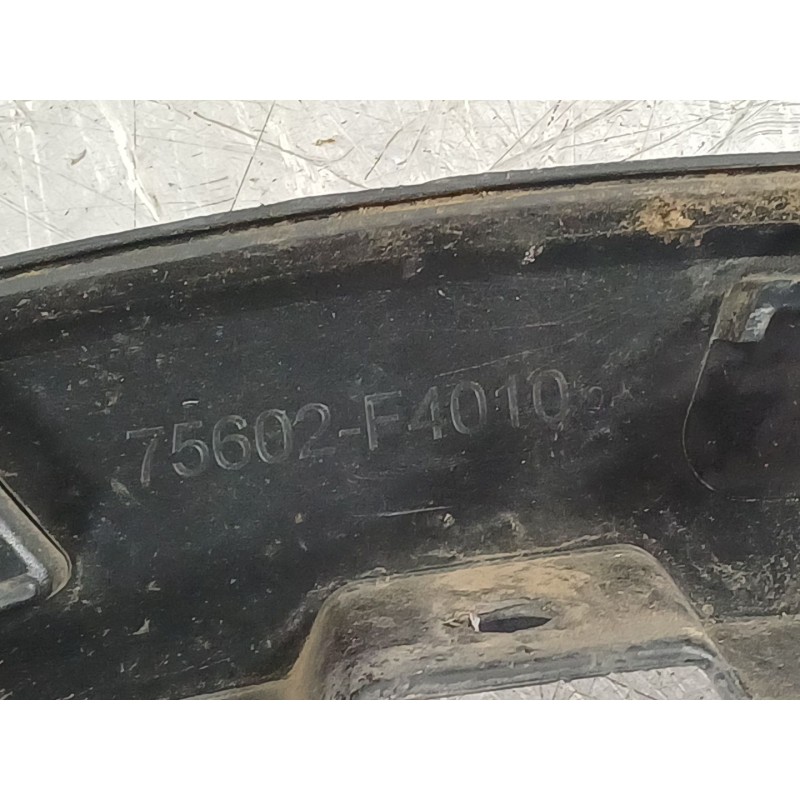 Recambio de aletin delantero izquierdo para toyota c-hr hybrid active referencia OEM IAM 75602f4010  