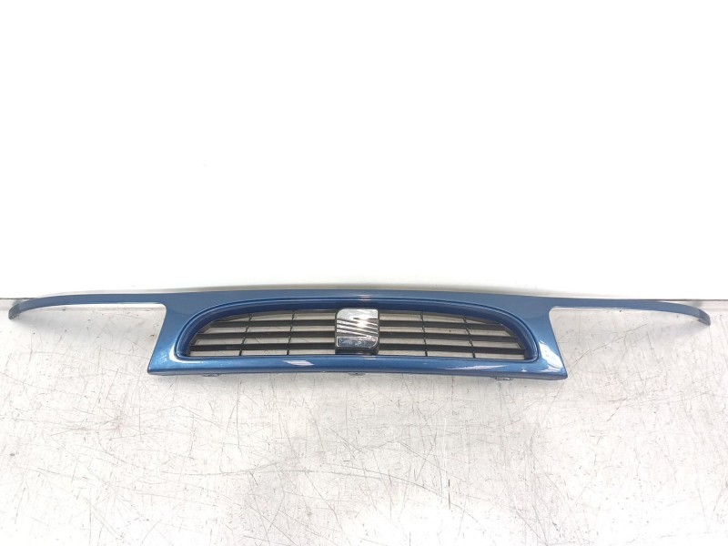 Recambio de rejilla delantera para seat ibiza (6k) básico referencia OEM IAM 6K0854643  