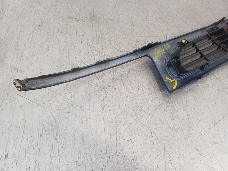 Recambio de rejilla delantera para seat ibiza (6k) básico referencia OEM IAM 6K0854643  