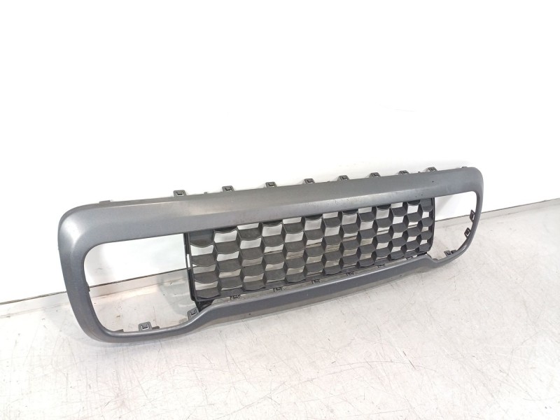 Recambio de rejilla paragolpes delantero para jeep renegade deserthawk 4wd referencia OEM IAM 735589335  735589347