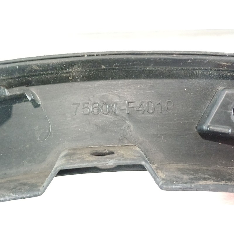 Recambio de aletin delantero derecho para toyota c-hr hybrid active referencia OEM IAM 75601f4010  