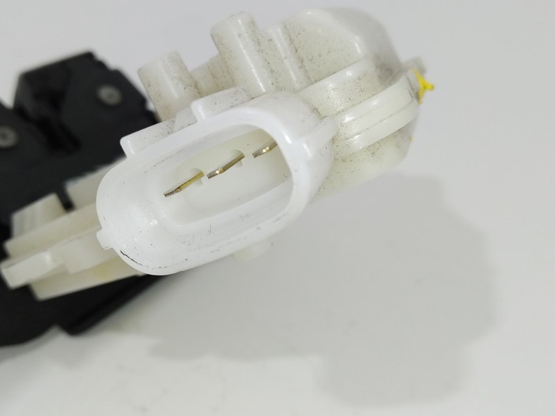 Recambio de cerradura maletero / porton para toyota auris active referencia OEM IAM 6935002090  