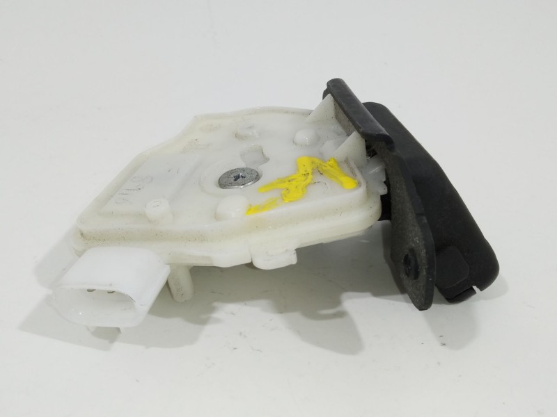 Recambio de cerradura maletero / porton para toyota auris active referencia OEM IAM 6935002090  