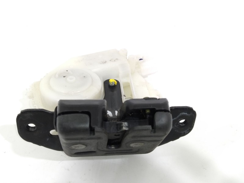 Recambio de cerradura maletero / porton para toyota auris active referencia OEM IAM 6935002090  