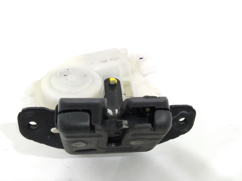 Recambio de cerradura maletero / porton para toyota auris active referencia OEM IAM 6935002090  