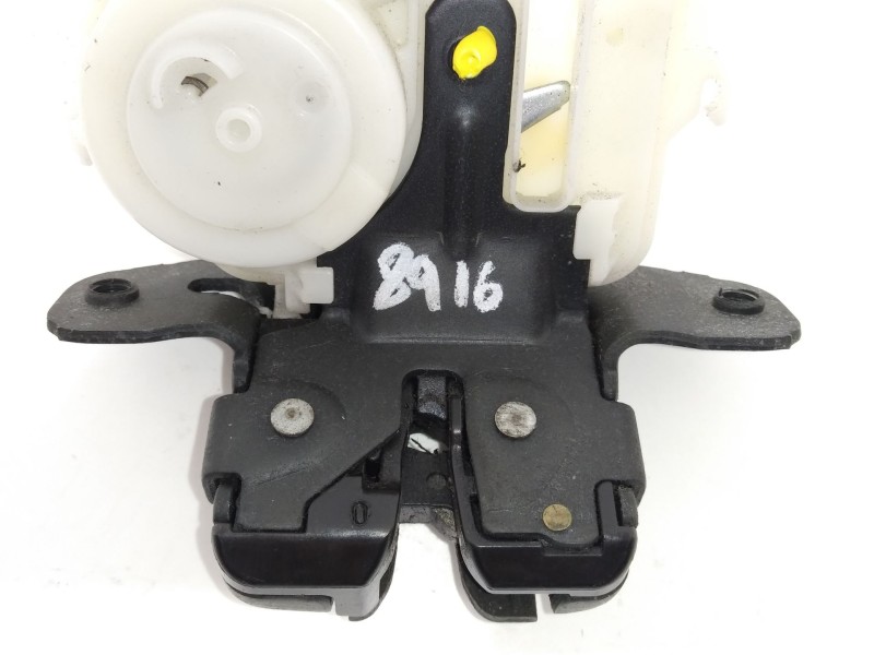 Recambio de cerradura maletero / porton para toyota auris active referencia OEM IAM 6935002090  