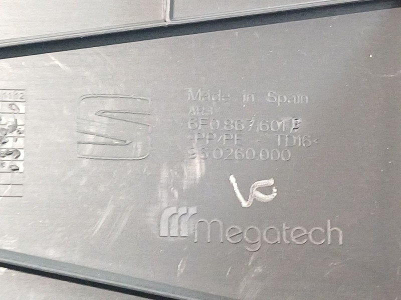 Recambio de guarnecido porton trasero para seat ibiza (kj1) referencia OEM IAM 6F0867601  