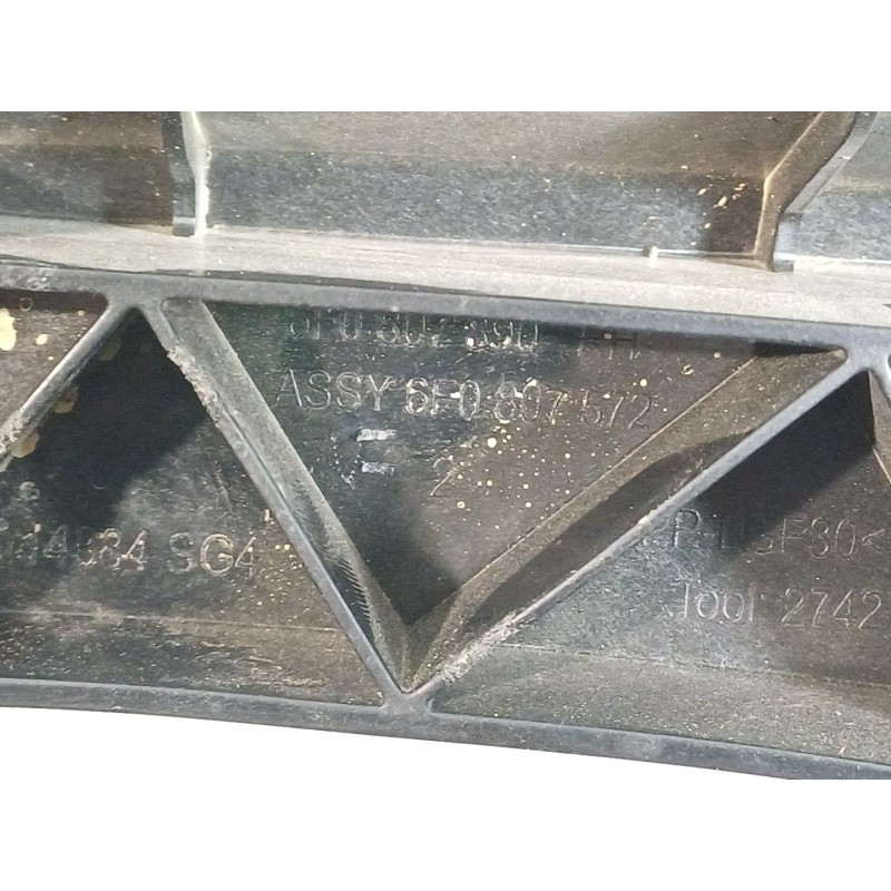 Recambio de soporte faro derecho para seat ibiza (kj1) referencia OEM IAM 6F0807890  