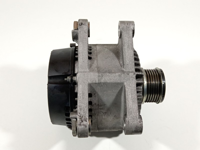 Recambio de alternador para peugeot 208 style referencia OEM IAM 9688237380  
