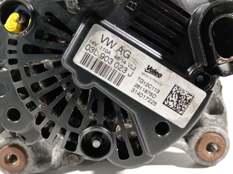 Recambio de alternador para seat leon st (5f8) 1.6 tdi referencia OEM IAM 03L903023J  