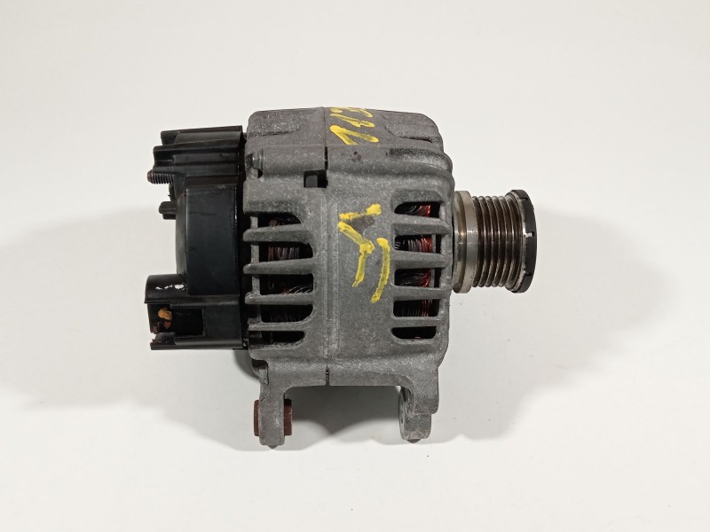 Recambio de alternador para seat leon st (5f8) 1.6 tdi referencia OEM IAM 03L903023J  