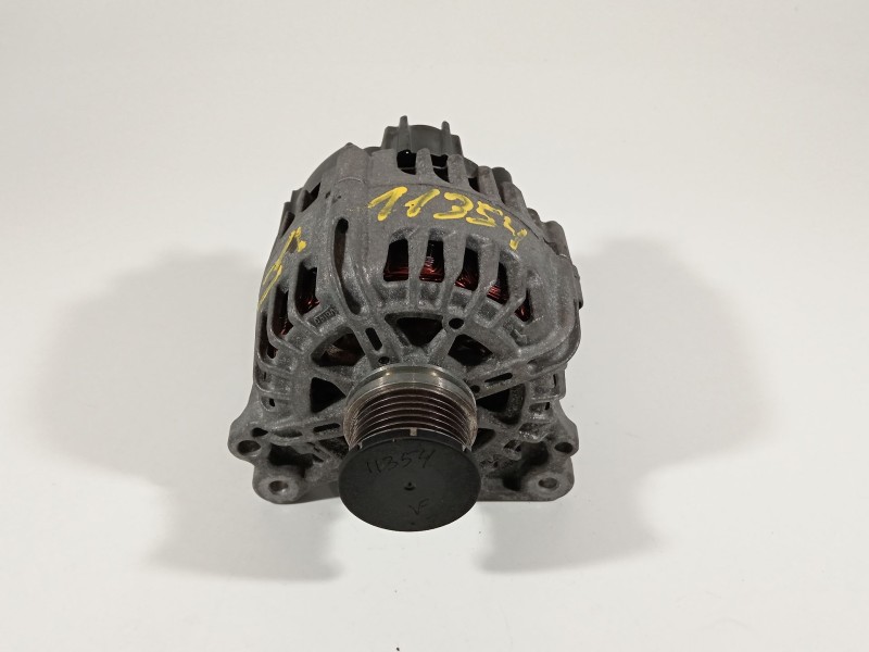 Recambio de alternador para seat leon st (5f8) 1.6 tdi referencia OEM IAM 03L903023J  