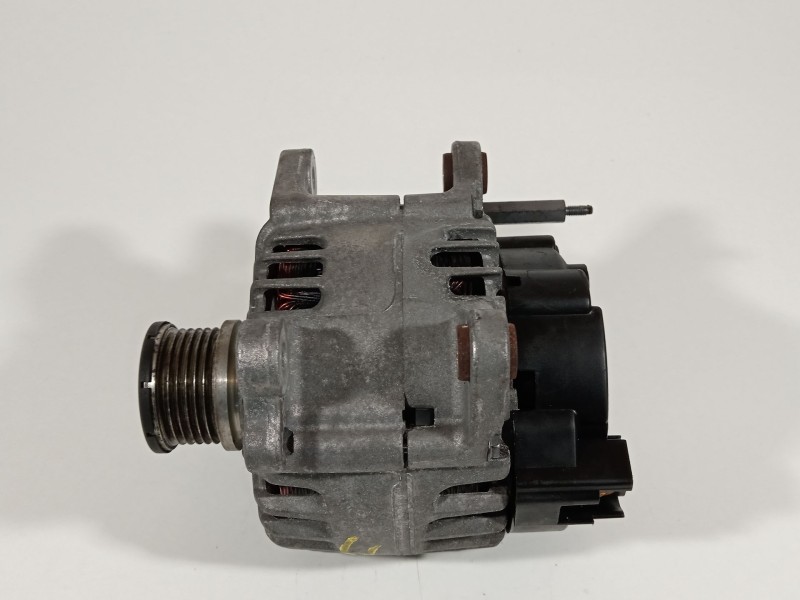 Recambio de alternador para seat leon st (5f8) 1.6 tdi referencia OEM IAM 03L903023J  