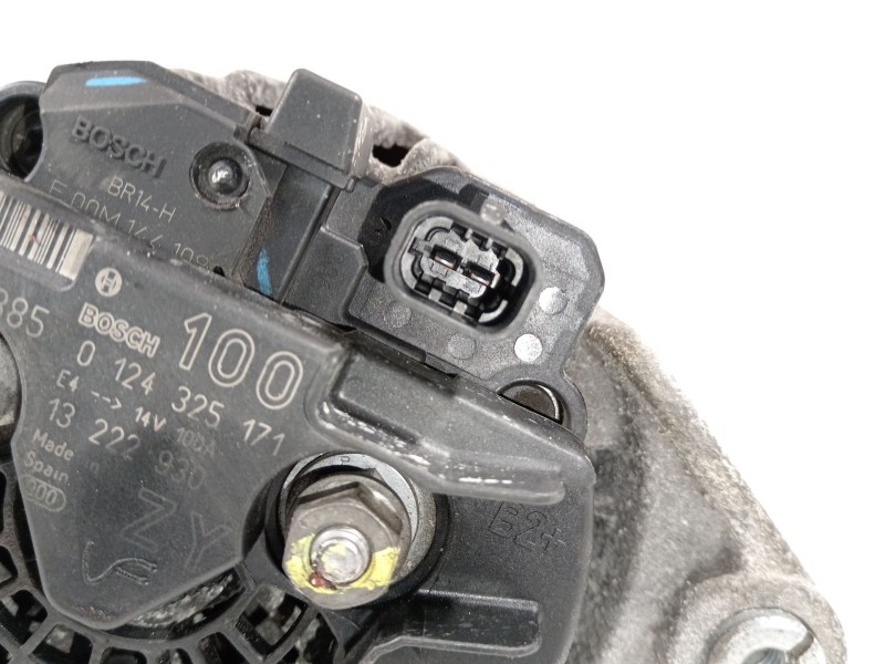 Recambio de alternador para opel corsa d catch me referencia OEM IAM 13222930  0124325171