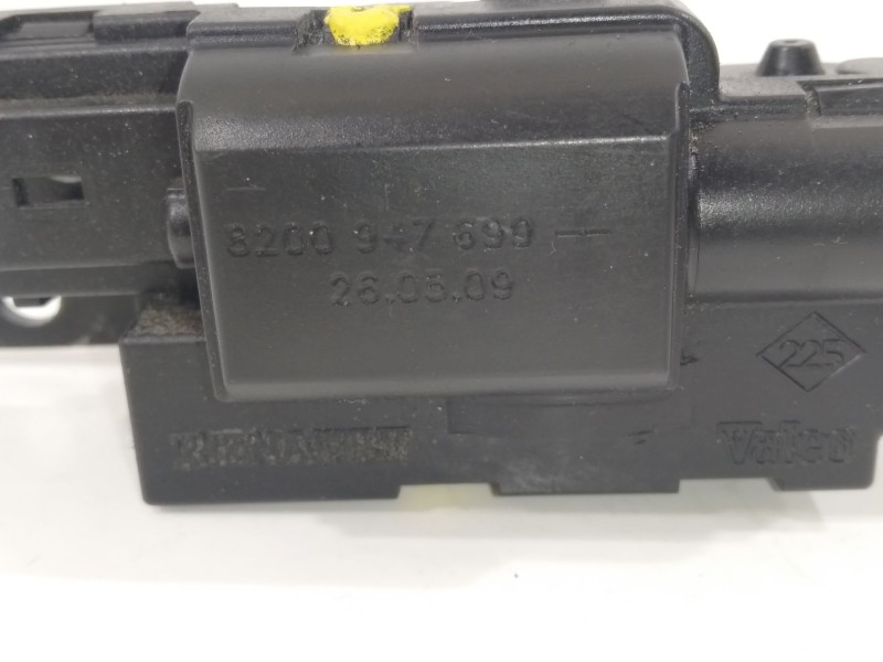 Recambio de cerradura maletero / porton para renault clio iii authentique referencia OEM IAM 8200947699  