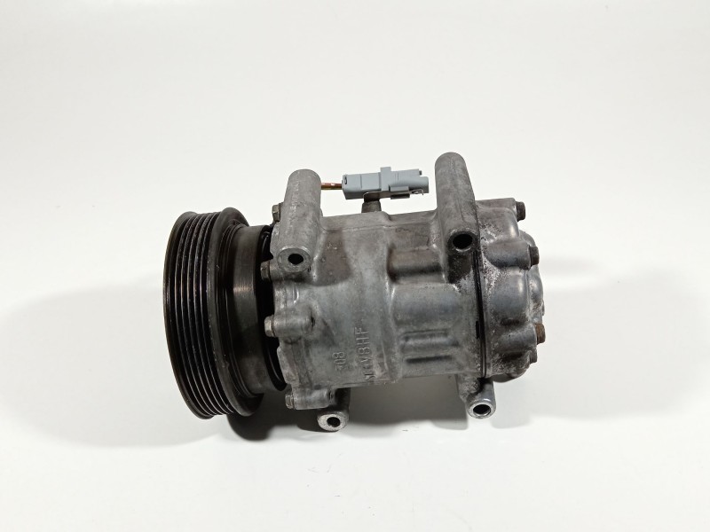 Recambio de condensador / radiador aire acondicionado para nissan micra (k12e) acenta referencia OEM IAM 8200365787A  