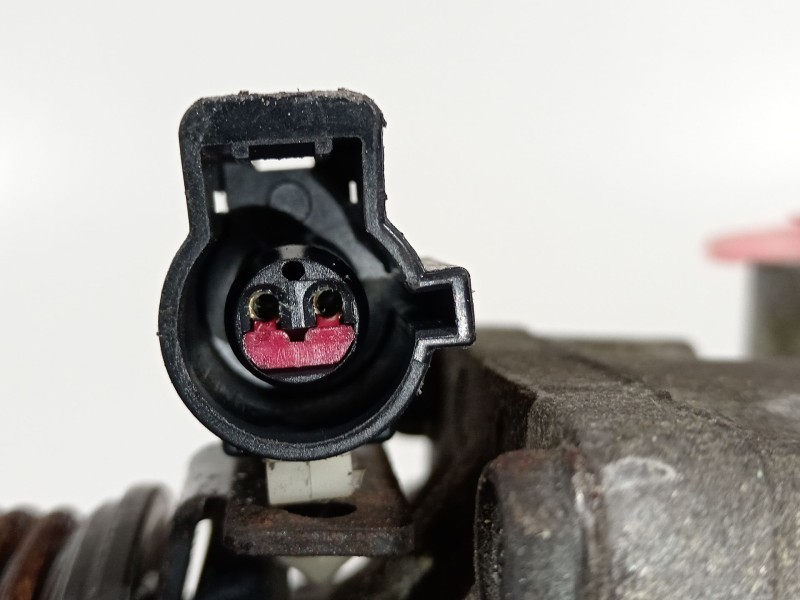 Recambio de compresor aire acondicionado para ford fiesta (cb1) ambiente referencia OEM IAM 8V5119D629EF  