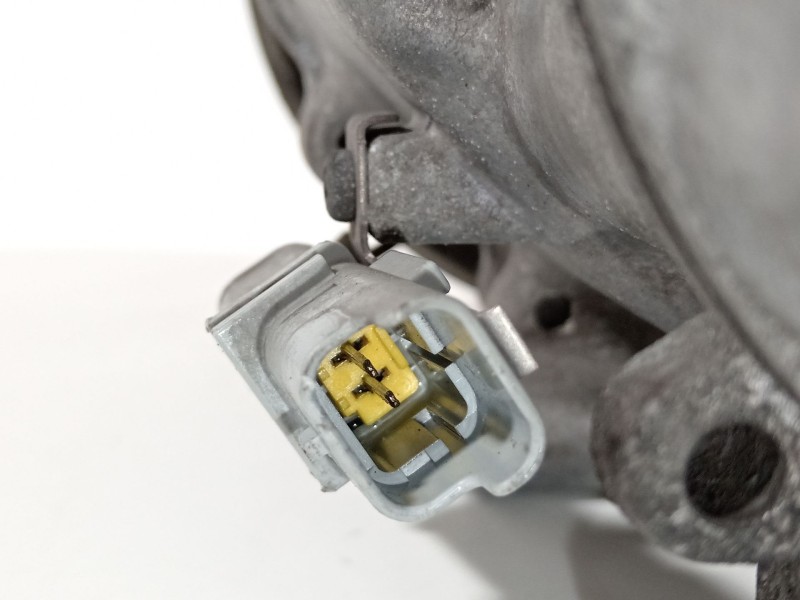 Recambio de compresor aire acondicionado para renault clio iii 20 aniversario referencia OEM IAM 8200651251  