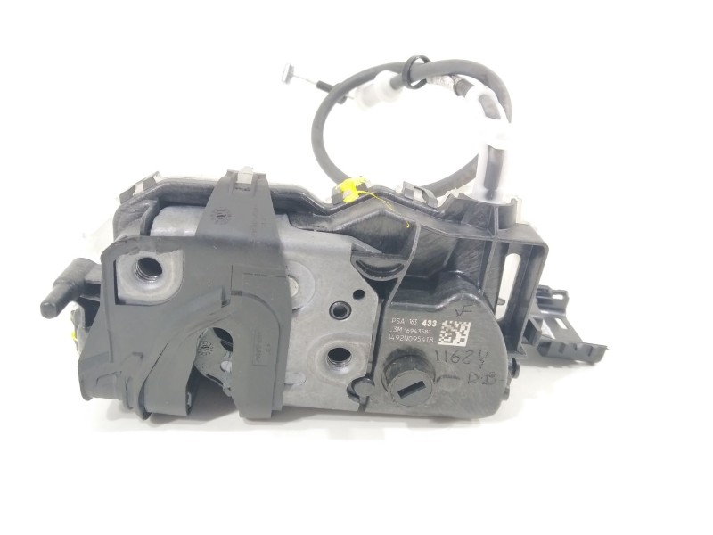 Recambio de cerradura puerta delantera derecha para toyota proace city referencia OEM IAM 163433  SU001A9681