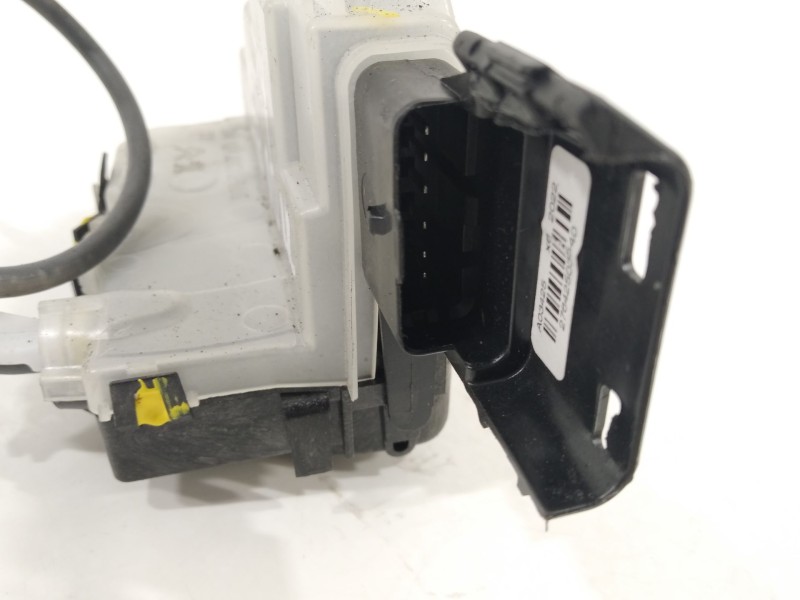 Recambio de cerradura puerta delantera derecha para toyota proace city referencia OEM IAM 163433  SU001A9681
