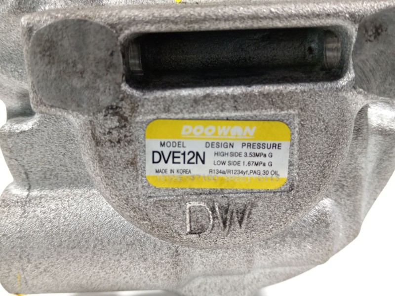 Recambio de compresor aire acondicionado para kia stonic (ybcuv) platinum edition referencia OEM IAM 1E59E37100  