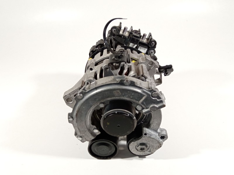 Recambio de alternador para kia stonic (ybcuv) platinum edition referencia OEM IAM 363000700  
