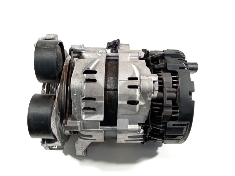 Recambio de alternador para kia stonic (ybcuv) platinum edition referencia OEM IAM 363000700  