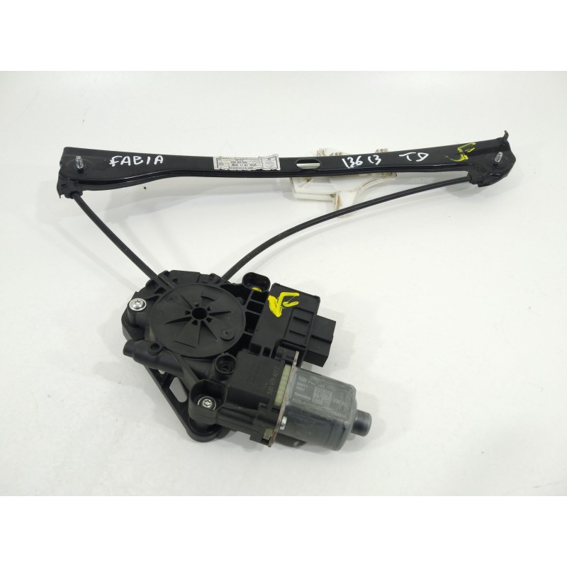 Recambio de elevalunas trasero derecho para skoda fabia iii (nj3) 1.0 tsi referencia OEM IAM 6V0839462A  