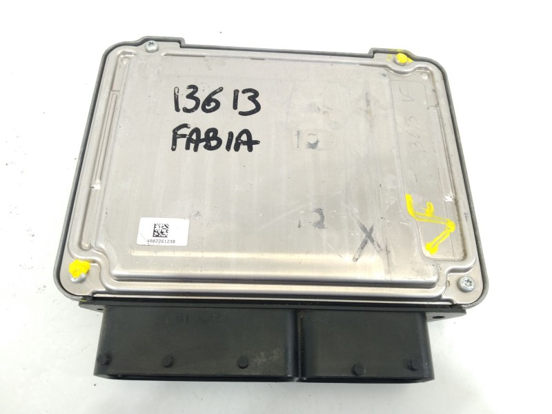 Recambio de centralita motor uce para skoda fabia iii (nj3) 1.0 tsi referencia OEM IAM 04C907309BP  0261S21435