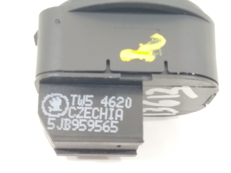 Recambio de mando retrovisor para skoda fabia iii (nj3) 1.0 tsi referencia OEM IAM 5JB959565  