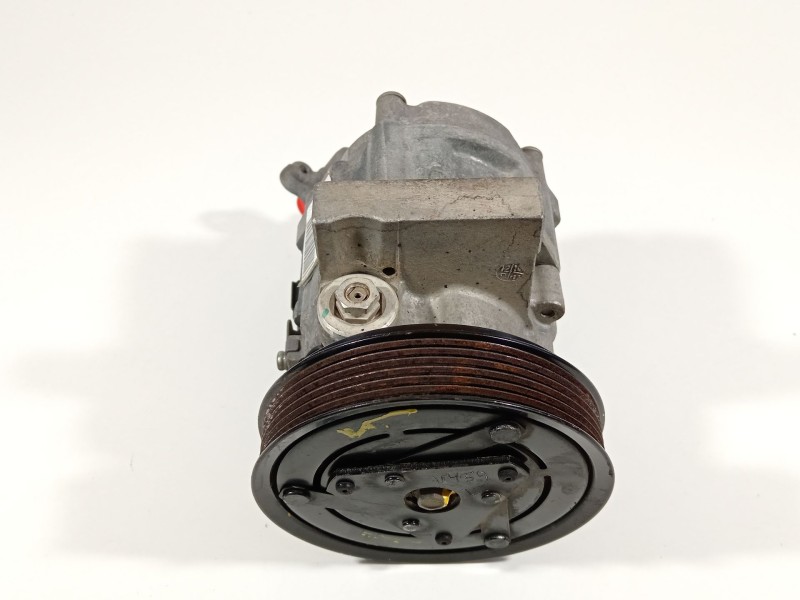 Recambio de compresor aire acondicionado para dacia sandero ambiance referencia OEM IAM 926009154R  