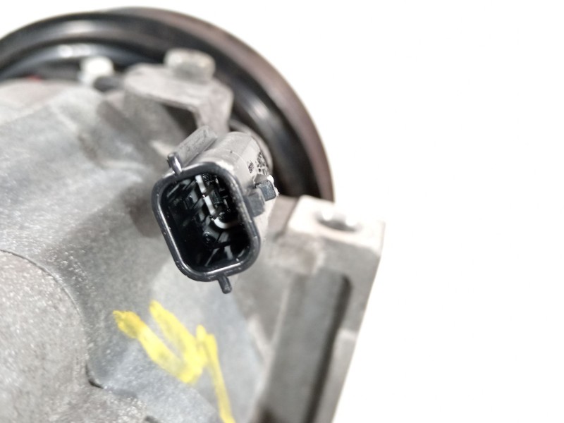 Recambio de compresor aire acondicionado para dacia sandero ambiance referencia OEM IAM 926009154R  