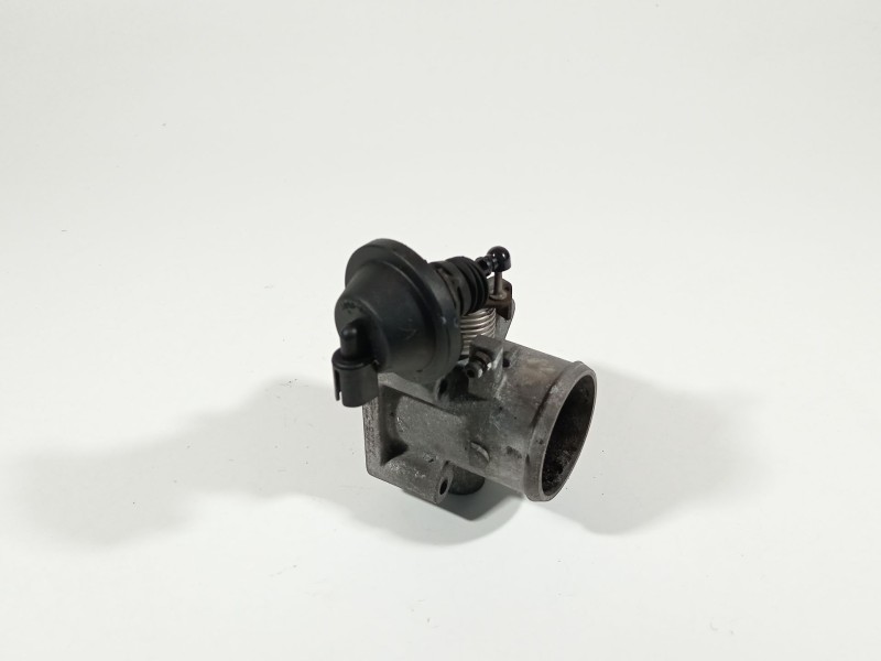 Recambio de caja mariposa para hyundai i30 comfort referencia OEM IAM 351002XXXX  