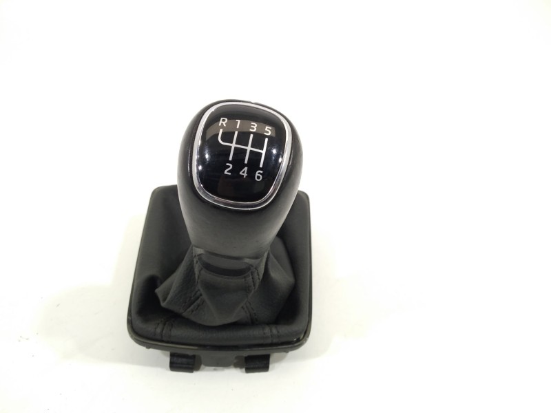 Recambio de pomo palanca cambio para skoda fabia iii (nj3) 1.0 tsi referencia OEM IAM 6V0711113CL  