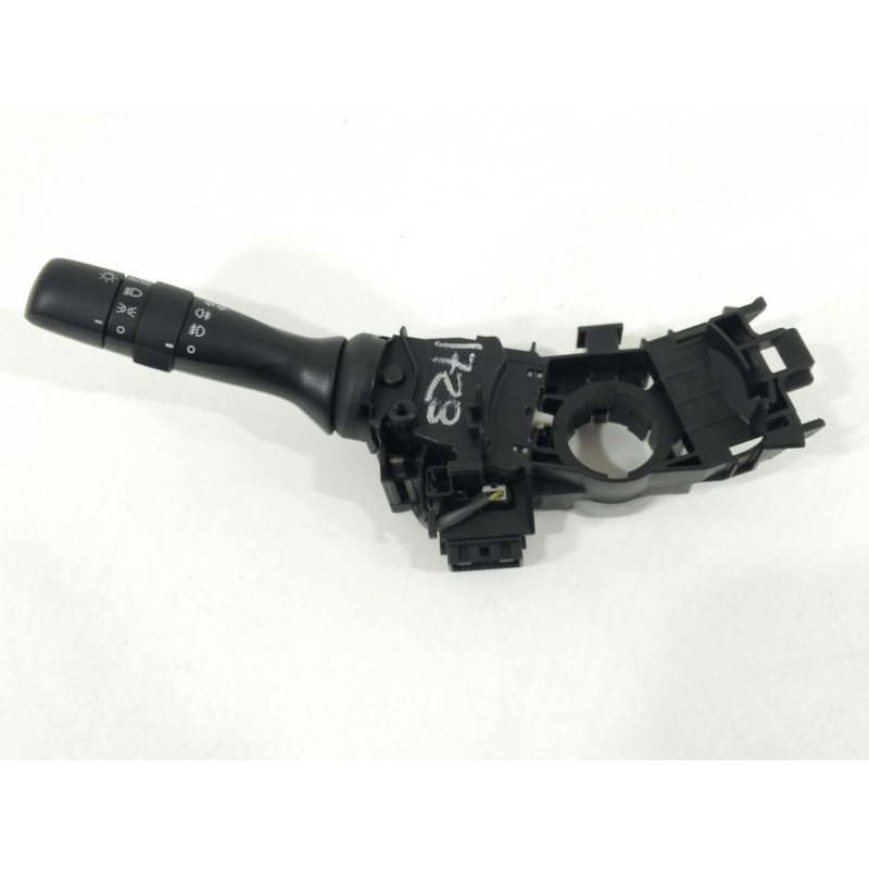 Recambio de mando luces para toyota yaris ts referencia OEM IAM 0233117F613  