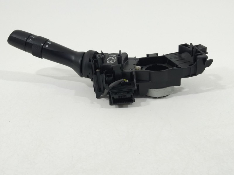 Recambio de mando luces para toyota yaris ts referencia OEM IAM 0233117F613  