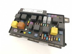 Recambio de caja reles / fusibles para opel astra h ber. edition referencia OEM IAM 13250231  5DK009464