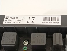 Recambio de caja reles / fusibles para opel astra h ber. edition referencia OEM IAM 13250231  5DK009464 2