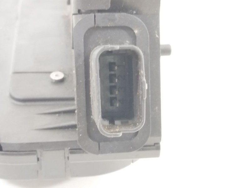 Recambio de cerradura puerta trasera derecha para renault clio iv authentique referencia OEM IAM 825000767R  40727203