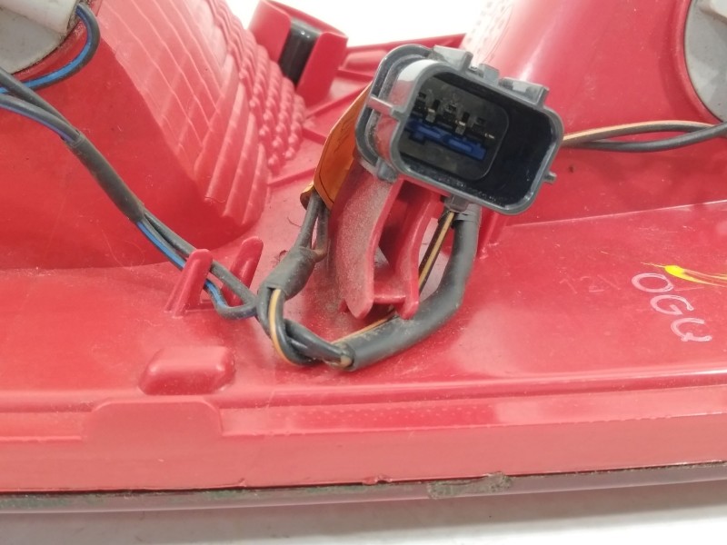 Recambio de piloto trasero izquierdo paragolpes para hyundai kona tecno 2wd referencia OEM IAM 92405J9000  