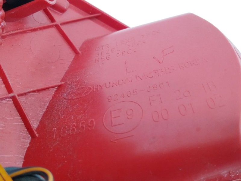 Recambio de piloto trasero izquierdo paragolpes para hyundai kona tecno 2wd referencia OEM IAM 92405J9000  