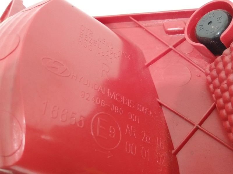 Recambio de piloto trasero derecho paragolpes para hyundai kona tecno 2wd referencia OEM IAM 92406J90  92406J9000