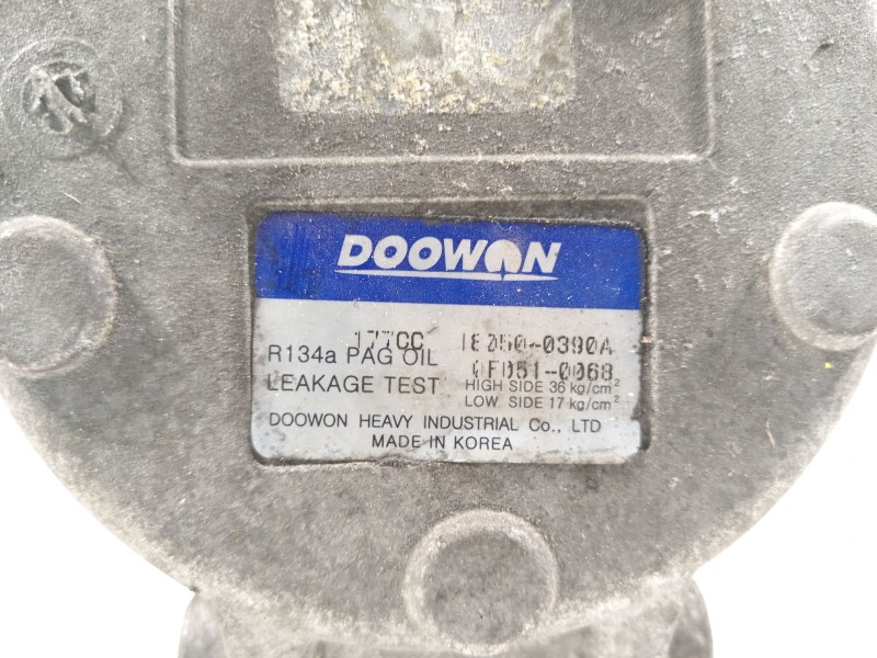 Recambio de compresor aire acondicionado para ssangyong rodius xdi referencia OEM IAM 180500390A  6652300211