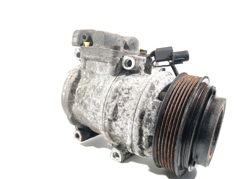 Recambio de compresor aire acondicionado para ssangyong rodius xdi referencia OEM IAM 180500390A  6652300211