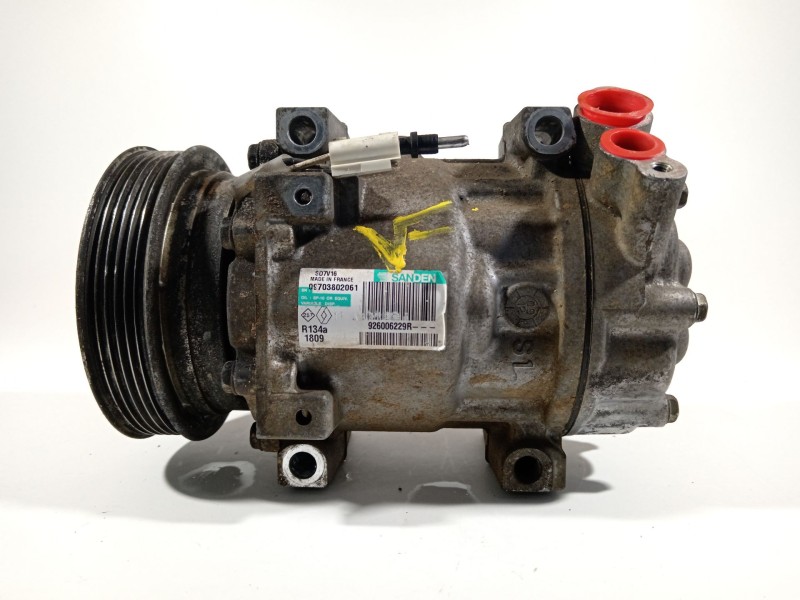 Recambio de compresor aire acondicionado para dacia sandero ambiance referencia OEM IAM 926006229R  SD7V16
