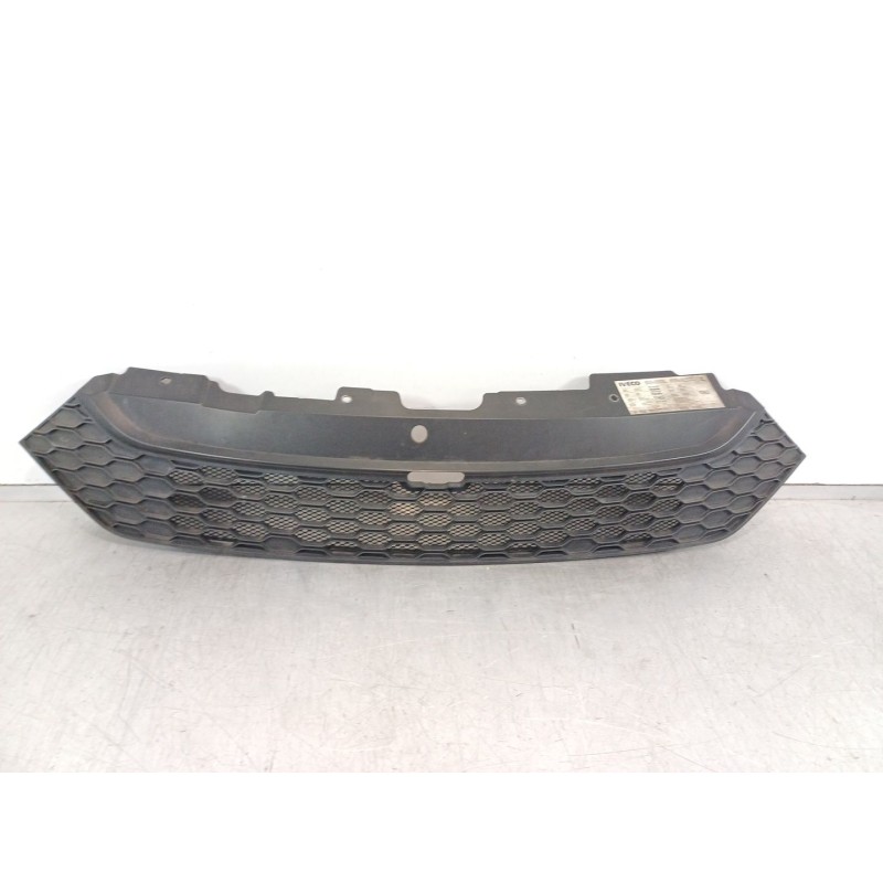 Recambio de rejilla delantera para iveco daily pr cabina doble 35 c... batalla 3450 referencia OEM IAM 5801543607  5801587018