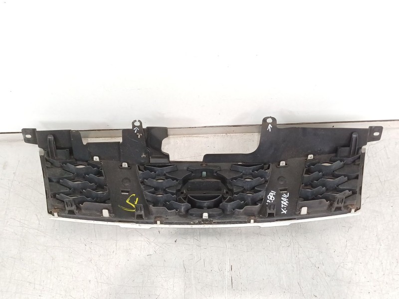 Recambio de rejilla delantera para nissan x-trail (t31) le referencia OEM IAM 62310JG40A  