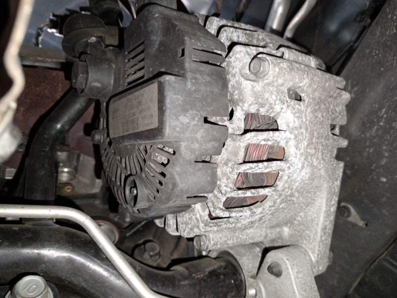 ALTERNADOR 373002A800 TG12C090